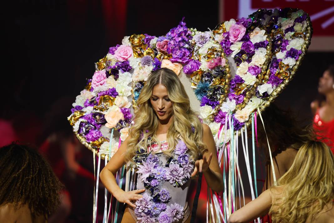 Almanya'da tatlı esintiler: Podyumda çikolatadan tasarımlar sergilendi! 1
