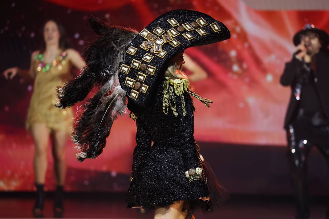 Almanya'da tatlı esintiler: Podyumda çikolatadan tasarımlar sergilendi! 7