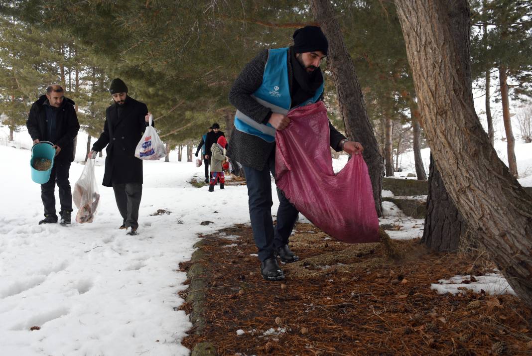 İmamlar yaban hayatı için seferber oldu: Çuvallar bu kez "can dostlar" için sırtlandı! 6