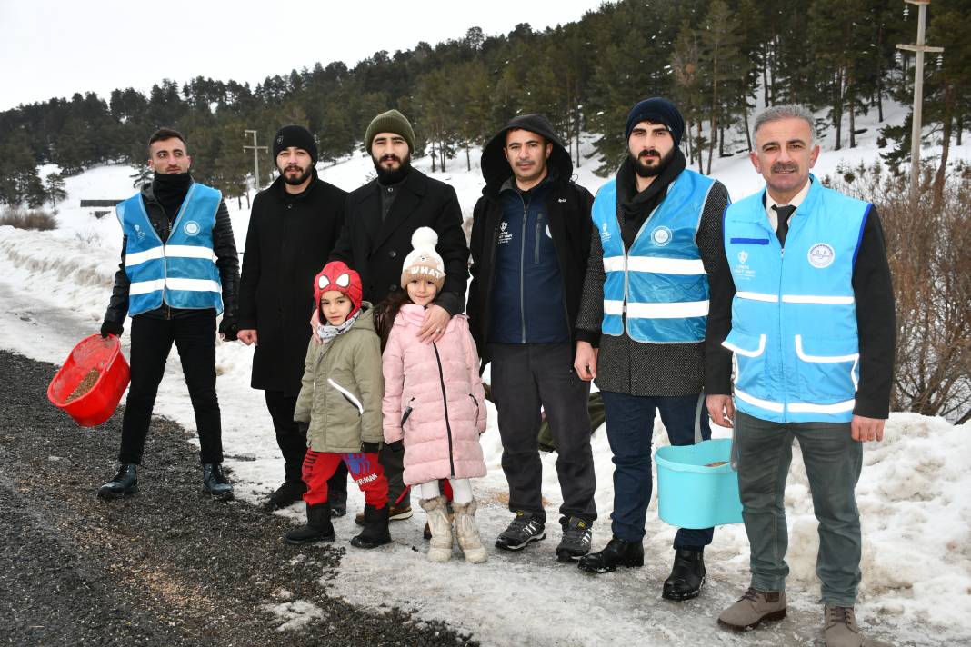 İmamlar yaban hayatı için seferber oldu: Çuvallar bu kez "can dostlar" için sırtlandı! 2