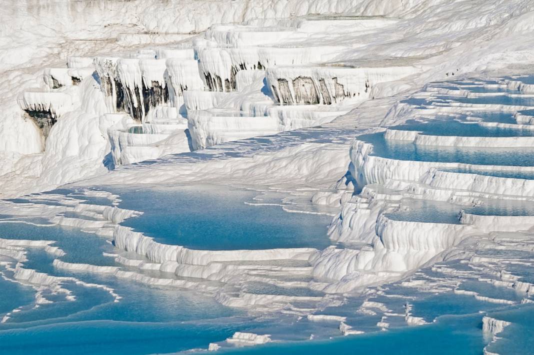 Başka bir gezegende gibi hissedeceksiniz! Dünyada olduğuna inanması güç 10 doğa harikası: Biri Türkiye'de 8