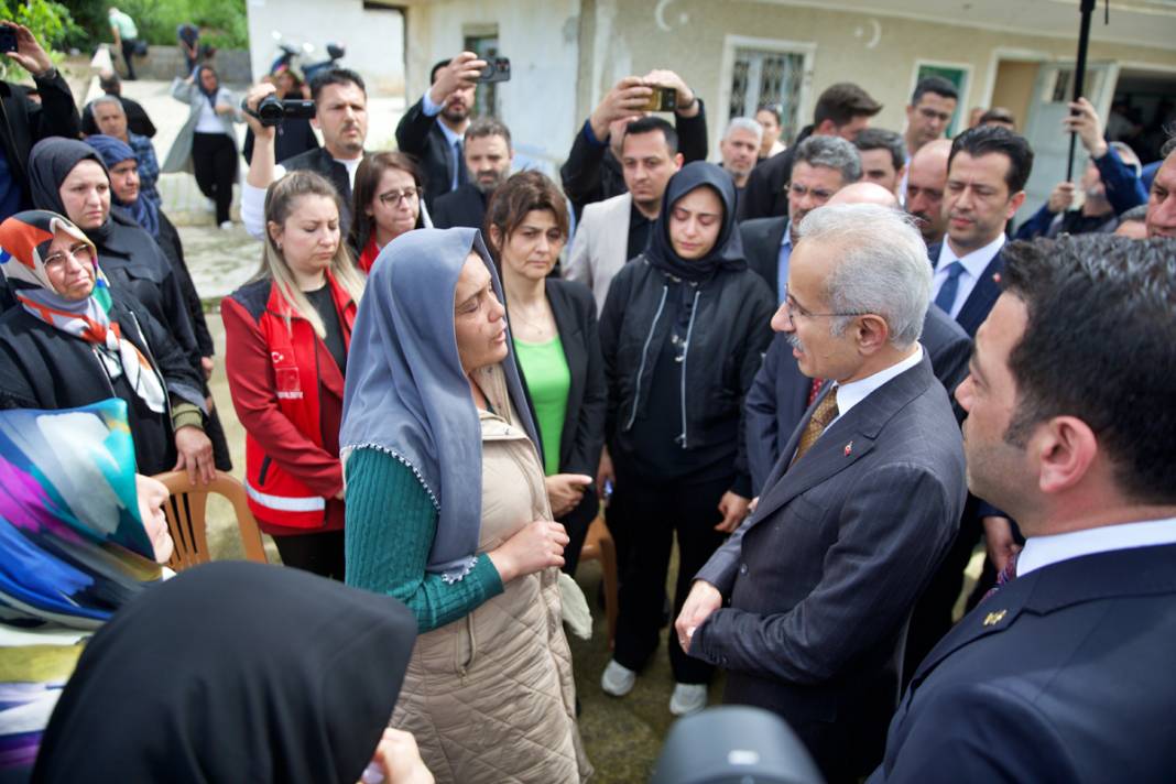 Türkiye Kahramanmaraş’a ağlıyor: Okul katliamında hayatını kaybedenler son yolcuğuna uğurlandı 34
