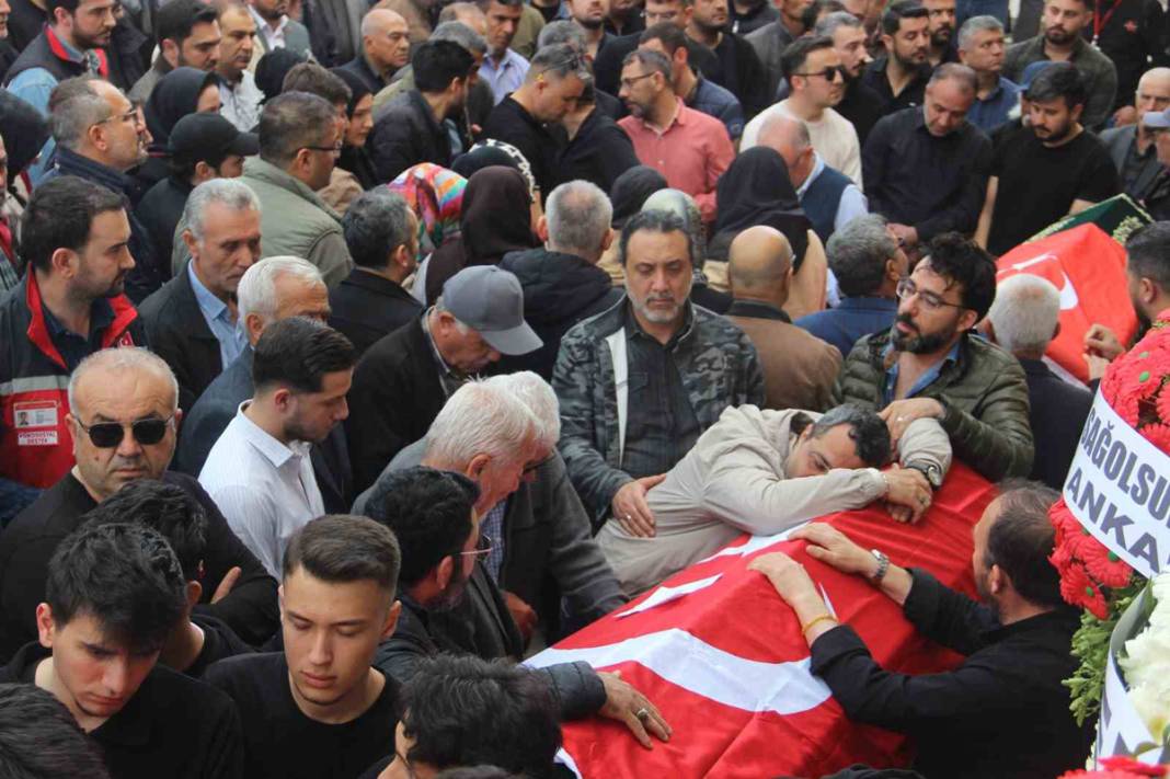 Türkiye Kahramanmaraş’a ağlıyor: Okul katliamında hayatını kaybedenler son yolcuğuna uğurlandı 26