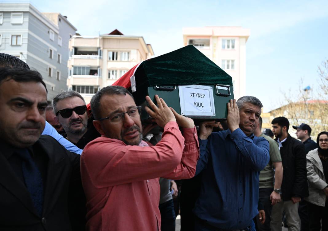 Türkiye Kahramanmaraş’a ağlıyor: Okul katliamında hayatını kaybedenler son yolcuğuna uğurlandı 23