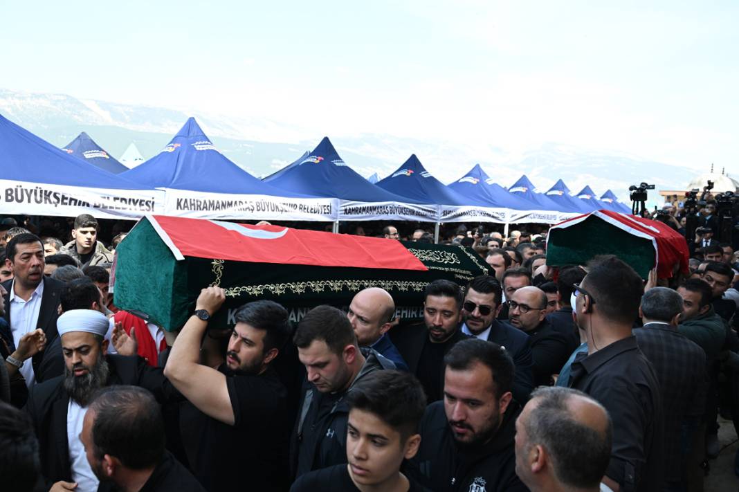 Türkiye Kahramanmaraş’a ağlıyor: Okul katliamında hayatını kaybedenler son yolcuğuna uğurlandı 22