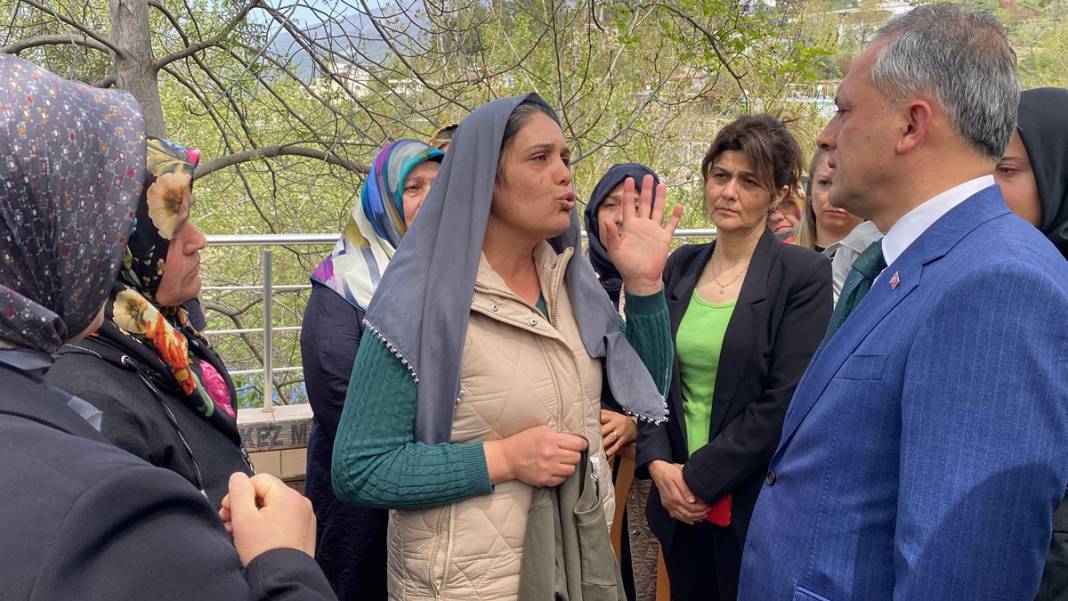 Türkiye Kahramanmaraş’a ağlıyor: Okul katliamında hayatını kaybedenler son yolcuğuna uğurlandı 2