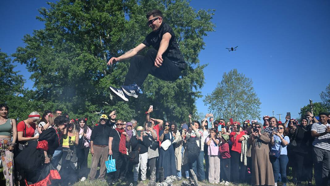 1700 yıllık Kakava ateşi yakıldı: Edirne'de Hıdırellez coşkusu 5