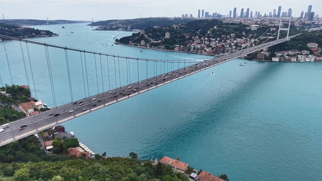 İstanbul Boğazı’nda turkuaz renk değişimi havadan görüntülendi 5