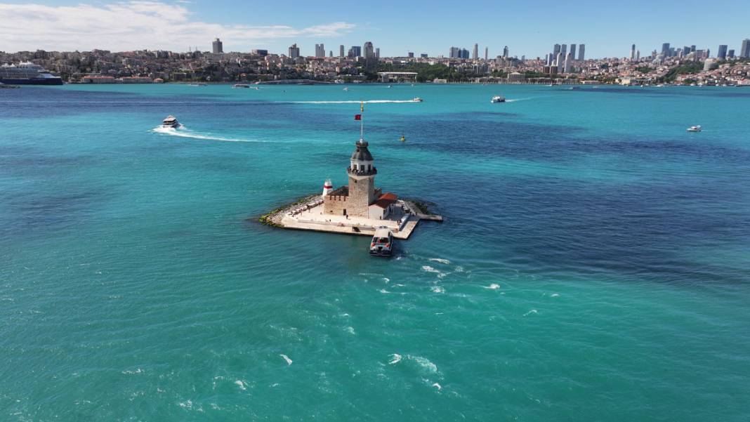 İstanbul Boğazı'nda bayram manzarası: Turkuaz renge büründü 2