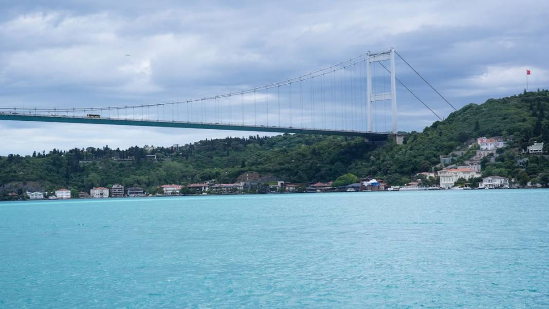 İstanbul Boğazı'nda bayram manzarası: Turkuaz renge büründü 4