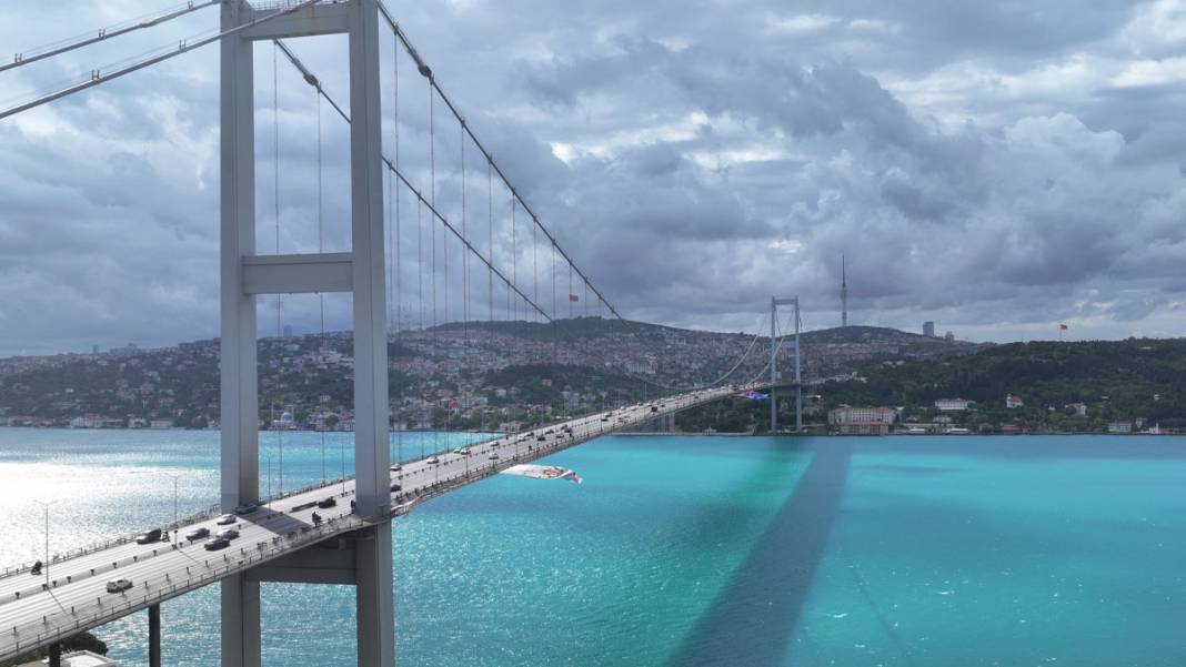 İstanbul Boğazı'nda bayram manzarası: Turkuaz renge büründü 5