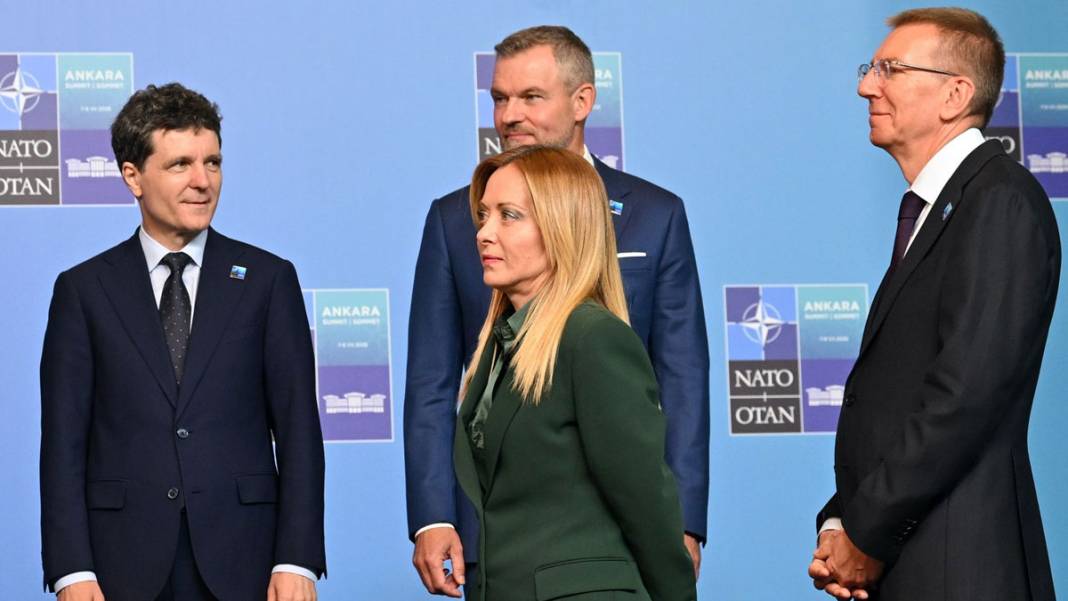 Liderler'den Beştepe'de aile fotoğrafı: Erdoğan açılışı yaptı, Trump’tan İran ve İspanya çıkışı geldi 6