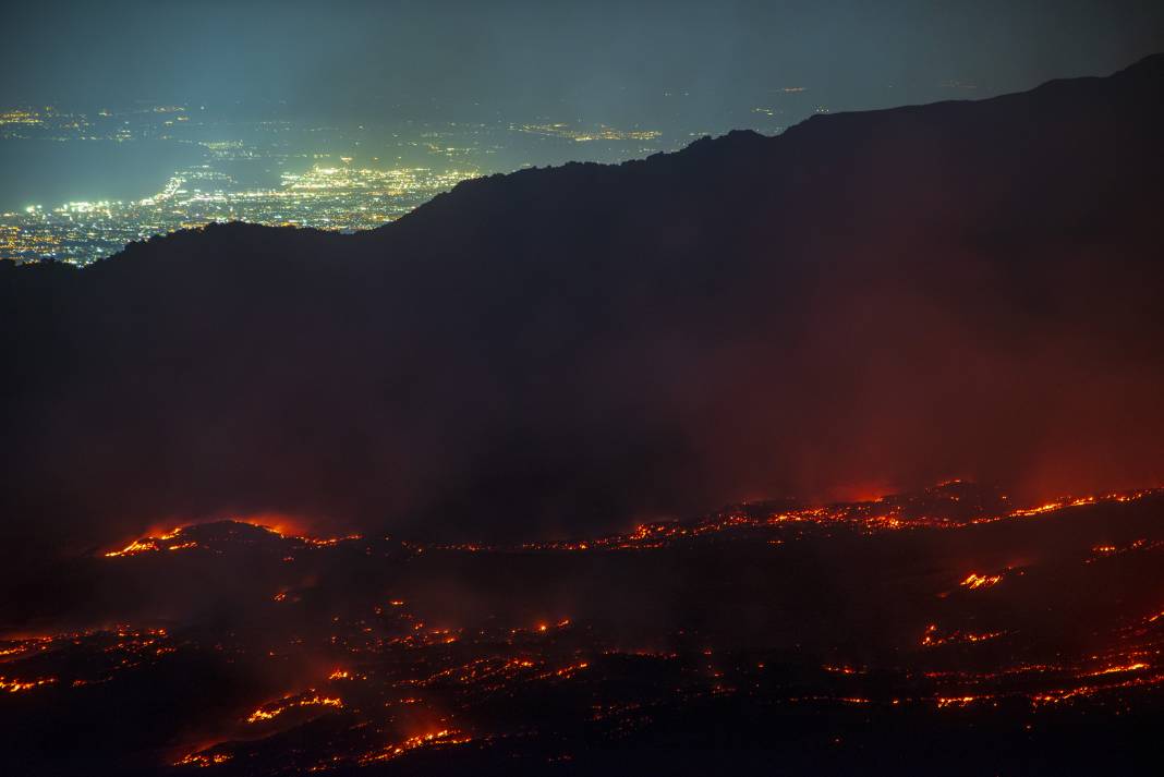 Etna Yanardağı yeni bir paroksismal evreye girdi 2