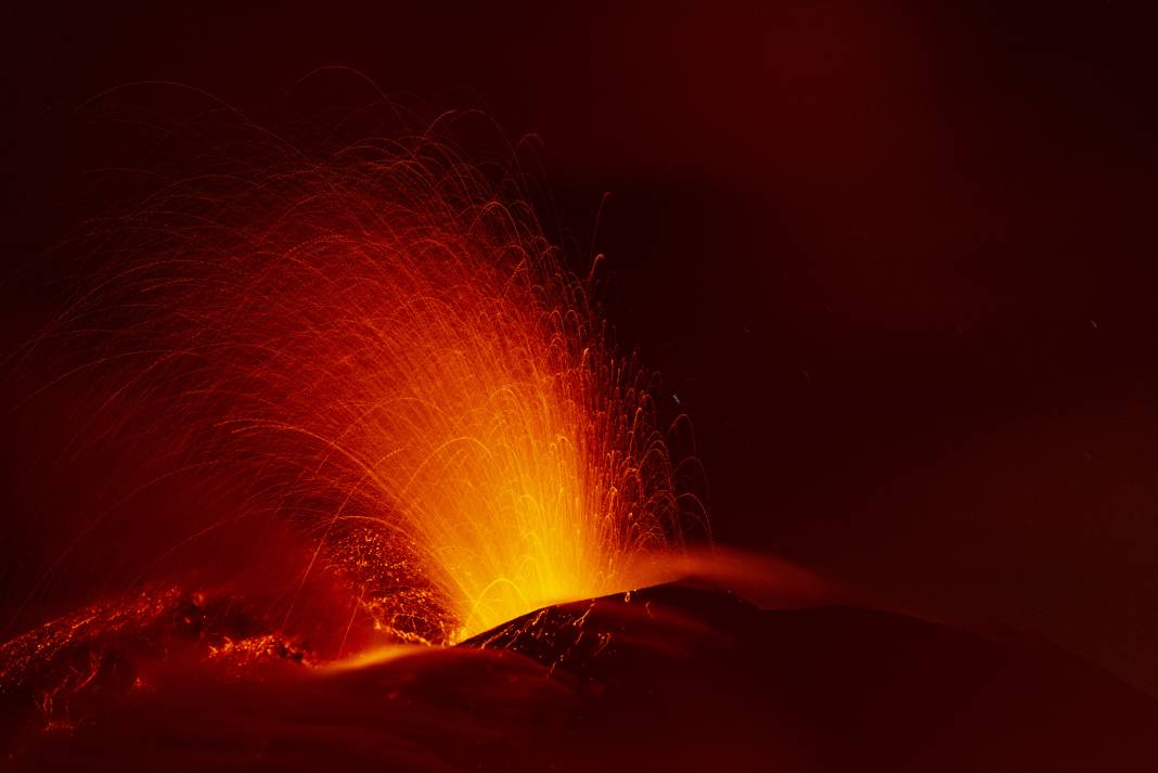 Etna Yanardağı yeni bir paroksismal evreye girdi 8