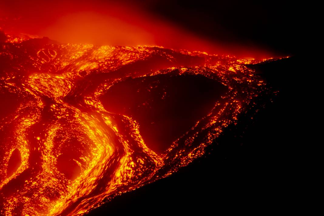 Etna Yanardağı yeni bir paroksismal evreye girdi 10