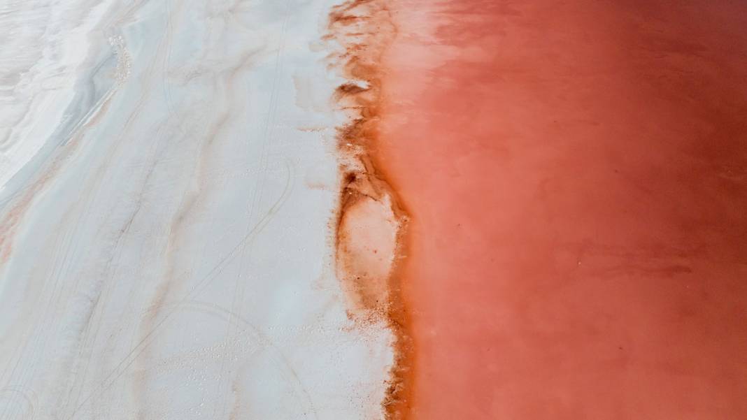 Tuz Gölü’nde renk şöleni: Pembe ve kırmızıya büründü 6