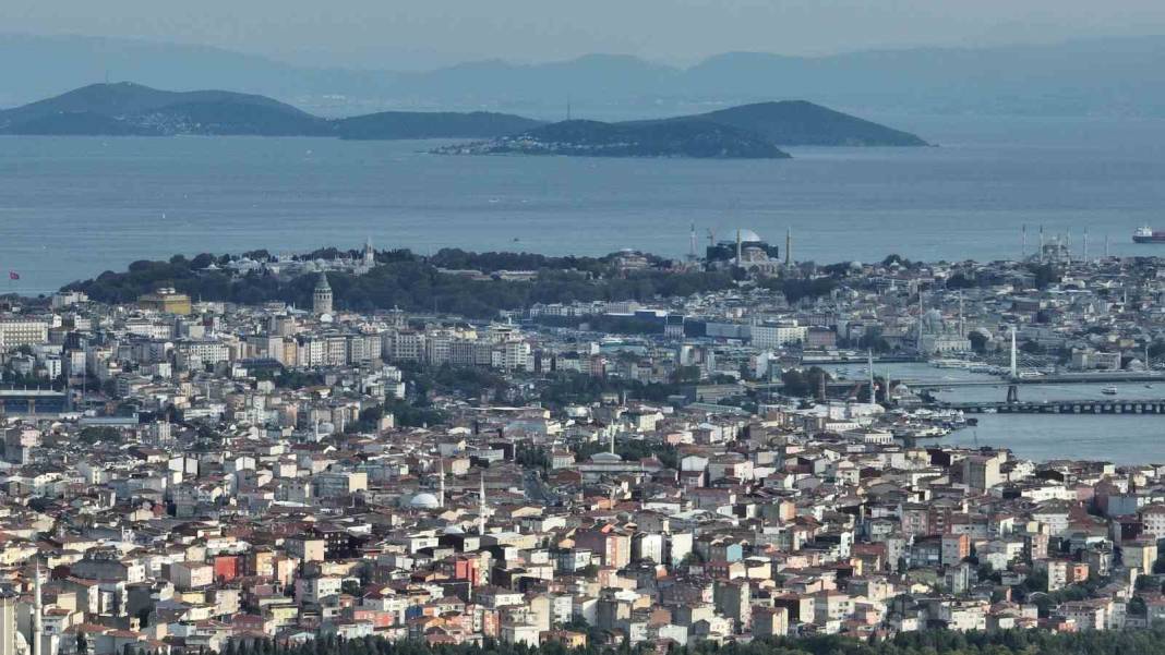 Ayasofya’nın ana kubbesi gri brandayla kaplandı 1