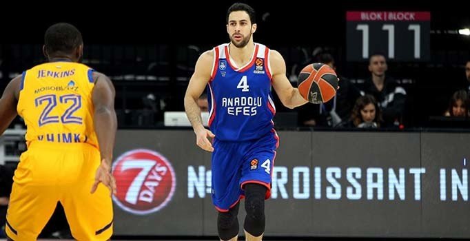 Anadolu Efes, Doğuş Balbay'ın sözleşmesini uzattı
