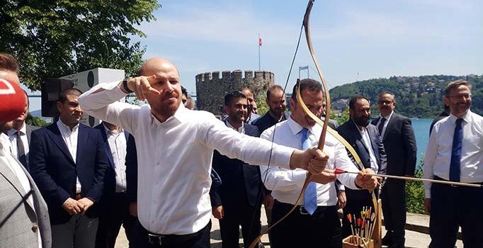 Bilal Erdoğan'dan Meral Akşener'e cevap: Kendimizi zor tutuyoruz