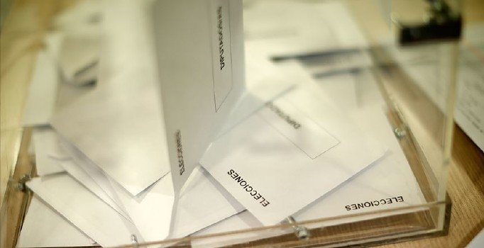 İspanya'da seçim zaferi sosyalistleri tek başına iktidara taşıyamadı