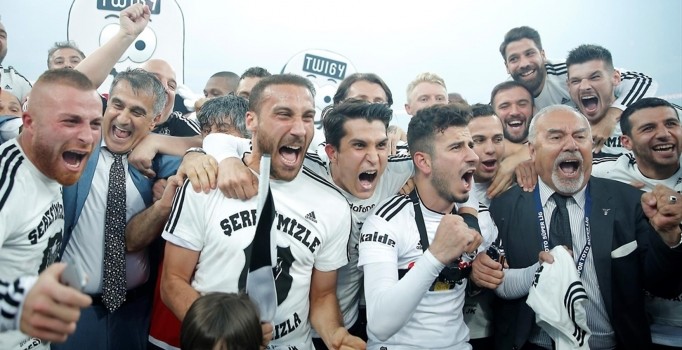 Şampiyon Beşiktaş, Süper Lig kupasını alıyor