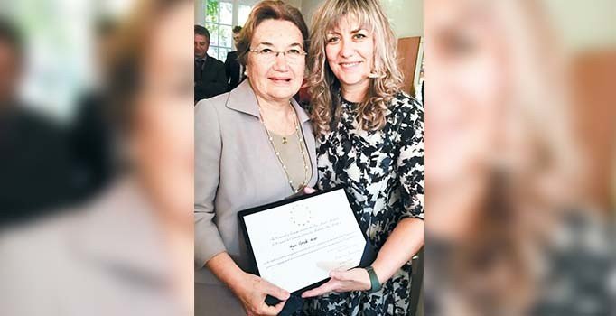 Türkiye’nin gurur duyacağı bir Feride Hoca’sı var