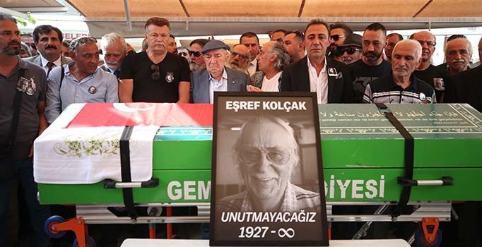 Yeşilçam'ın usta oyuncusu Eşref Kolçak son yolculuğuna uğurlandı