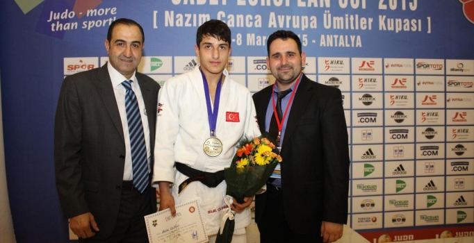 Şampiyon "testleri" boşa çıkardı