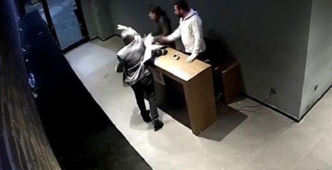 Şahin Şeker Meydan Beşiktaş’ta Dorock XL çalışanlarını tokatladı | Şahin Şeker kimdir?