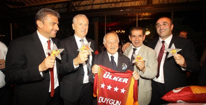 G.Saray'ın zafer gecesinde Hamzaoğlu'ndan 3 yıllık imza