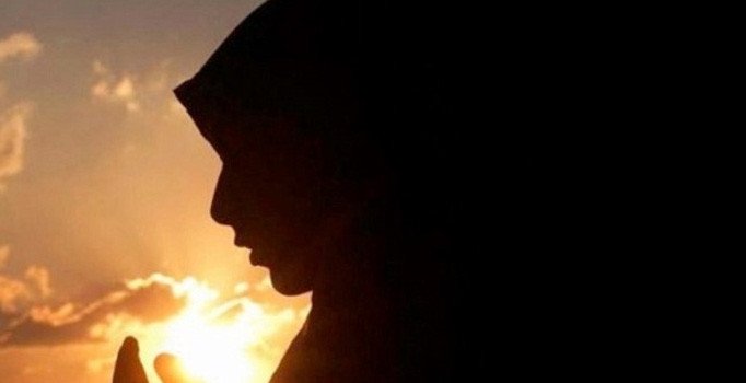 Adetli kadınlar mübarek gecelerde dua edebilir mi, ibadet yapabilir mi? İşte yanıtı...