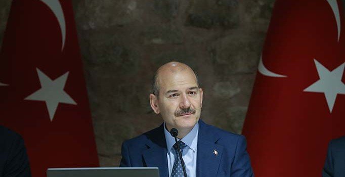 Bakan Soylu: Suriyelileri bayramda gönderme politikasını biz oluşturduk