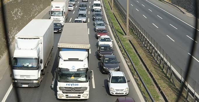 Anadolu Otoyolu ile D-100'de araç trafiği