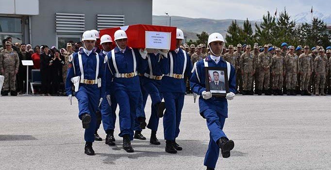 Van'da bir asker silah kazasında şehit oldu