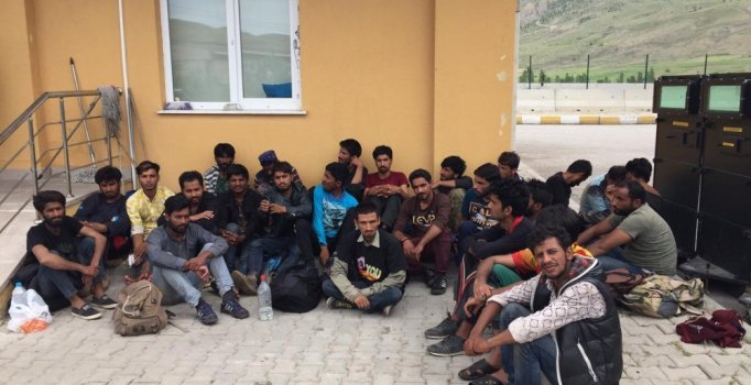 Niğde'de 34 kaçak göçmen yakalandı
