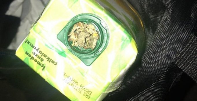 Araç motoru ve meyve suyu kutusunda uyuşturucu bulundu