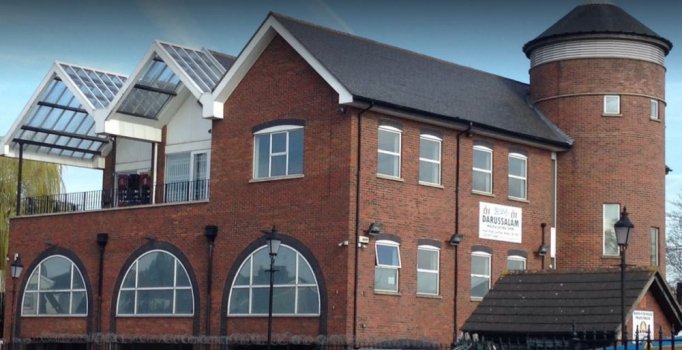 Londra’da çekiçli saldırganı cami cemaati yakaladı