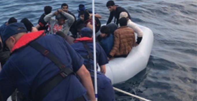 İzmir'de 40 düzensiz göçmen yakalandı