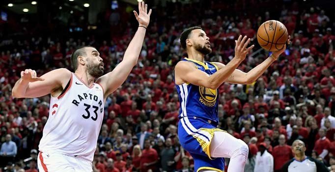 Golden State, Toronto karşısında seriyi 3-2 yaptı