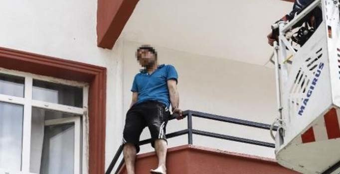 Eşi boşanma davası açınca evi ateşe verip, intihara kalkıştı