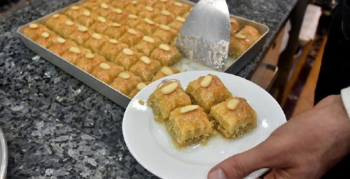 Sağlık Bakanlığından tatlı uyarısı: Porsiyonları az tutun