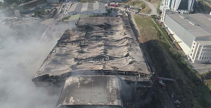 Kocaeli’de 5 işçinin öldüğü fabrika yangını tamamen söndürüldü