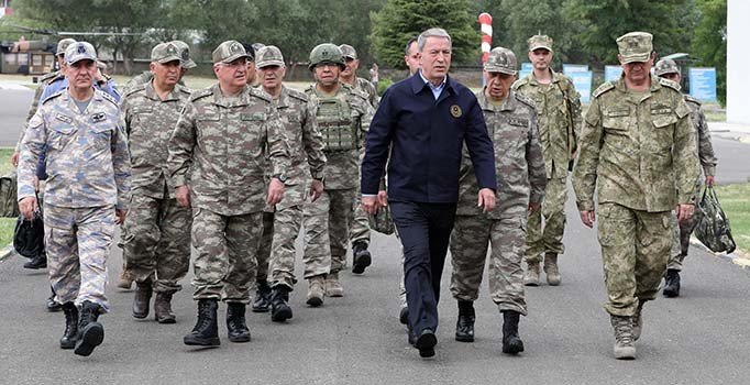 Bakan Akar ile komutanlar bir kez daha sıfır noktasındalar