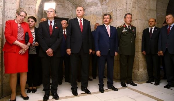 Sancar'ın Nobel'i Takdim Töreni'yle Anıtkabir'e konuldu