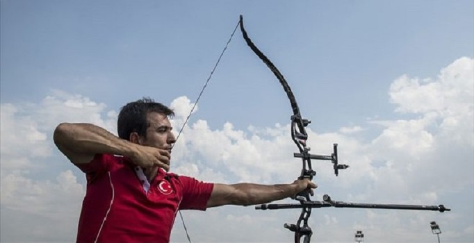 Paralimpik okçu Sadık Savaş, vatan borcunu milli takım formasıyla ödemeye çalıştığını söyledi