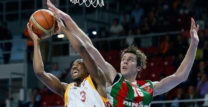 Pınar Karşıyaka yarı final için Galatasaray Odeabank karşısında