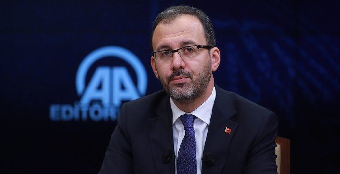 Spor Bakanı Milli Takım'a destek için İzlanda'ya gidiyor