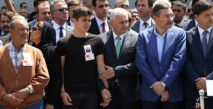 Gürpınar ve Nusaybin şehitleri Özgür Kara ile Erhan Yıldırım Ankara'da son yolculuklarına uğurlandı