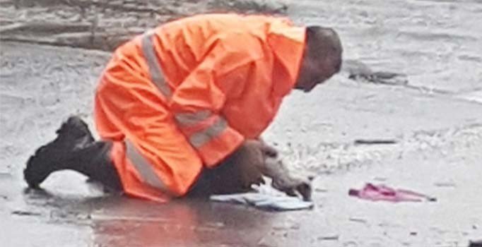 Kediyi suni teneffüsle kurtardı | Video