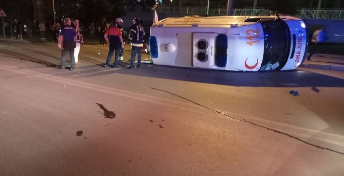 Ambulansın karıştığı kazada yaralı sayısı 7’ye yükseldi